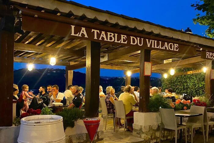 la table du village